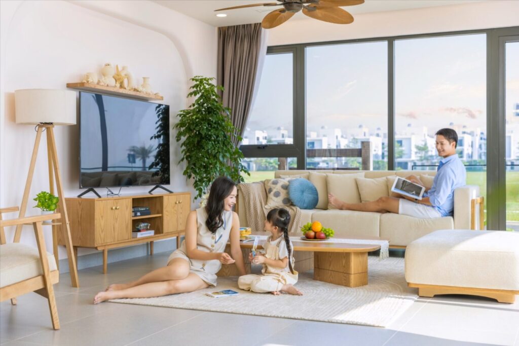 Sống trong ngôi nhà có lối kiến trúc bản địa là nét văn hóa nên được gìn giữ - Ảnh: Văn Phú